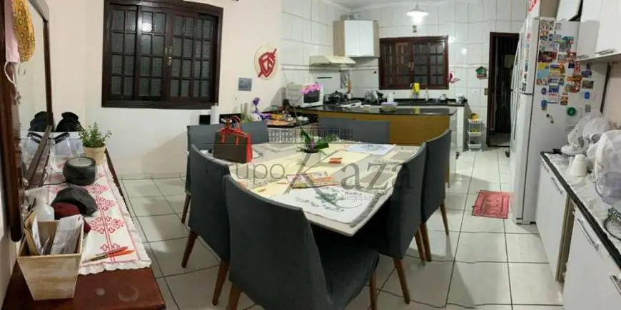Foto 4 de Sobrado com 4 Quartos à venda, 180m² em Loteamento Residencial Vista Linda 	, São José dos Campos