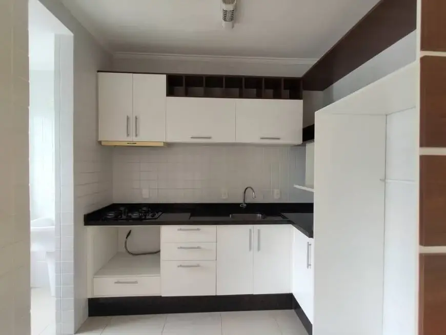 Foto 3 de Apartamento com 2 Quartos para alugar, 76m² em América, Joinville