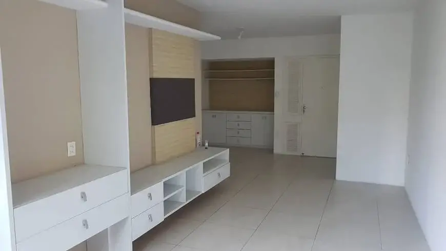 Foto 1 de Apartamento com 3 Quartos à venda, 107m² em Madalena, Recife