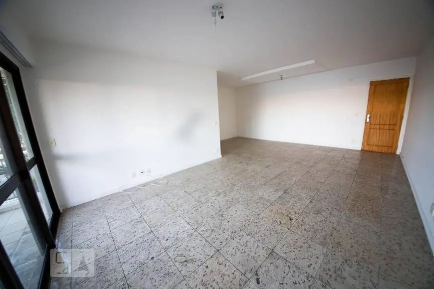 Foto 1 de Apartamento com 4 Quartos para alugar, 250m² em Ingá, Niterói