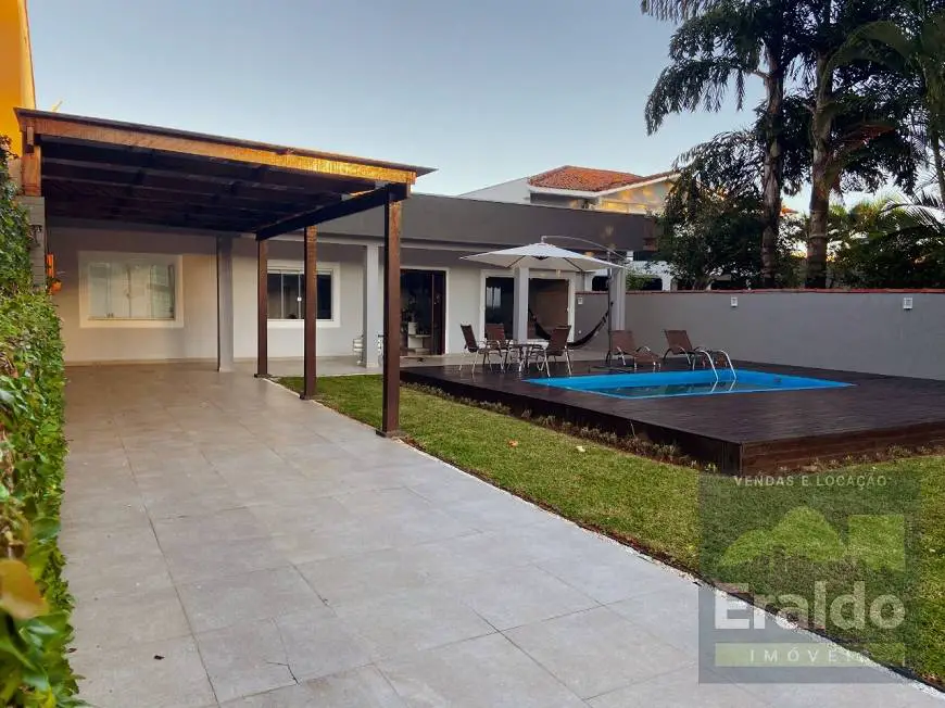 Foto 1 de Casa com 3 Quartos à venda, 260m² em Caioba, Matinhos