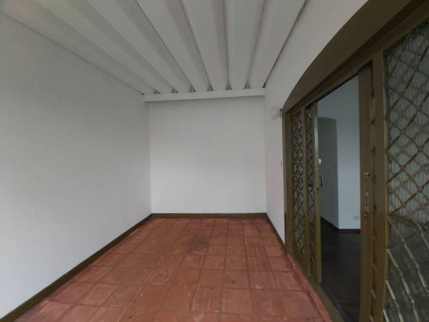 Foto 2 de Casa com 4 Quartos para alugar, 109m² em Amambaí, Campo Grande