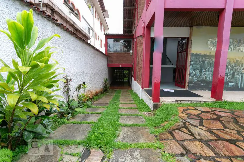 Foto 2 de Casa com 4 Quartos para alugar, 336m² em Cidade Nova, Belo Horizonte