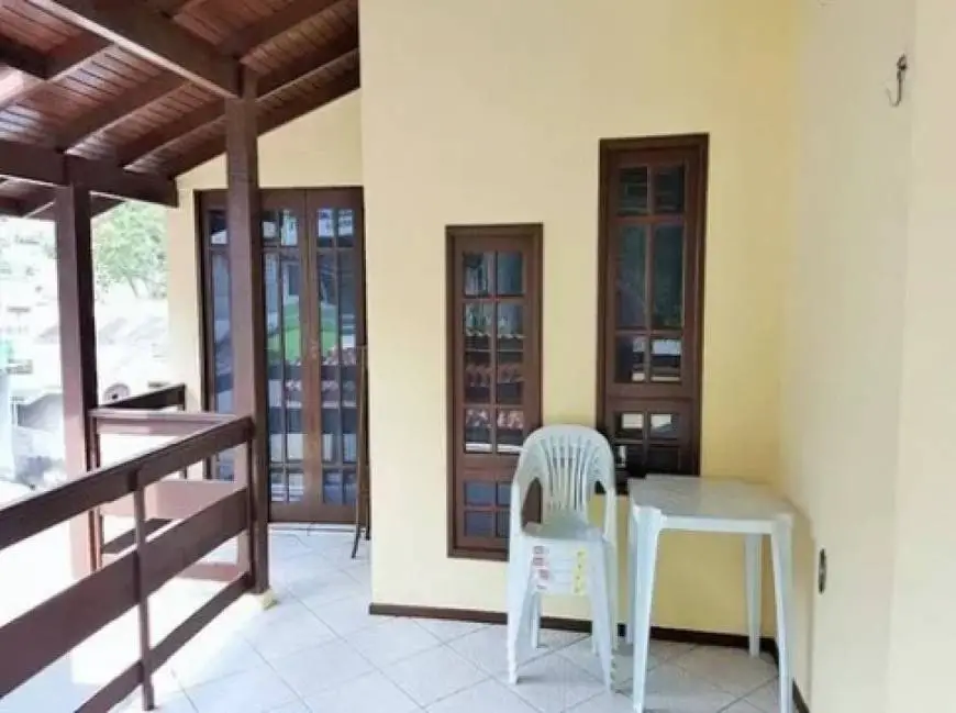 Foto 2 de Casa com 4 Quartos à venda, 200m² em Monte Verde, Florianópolis