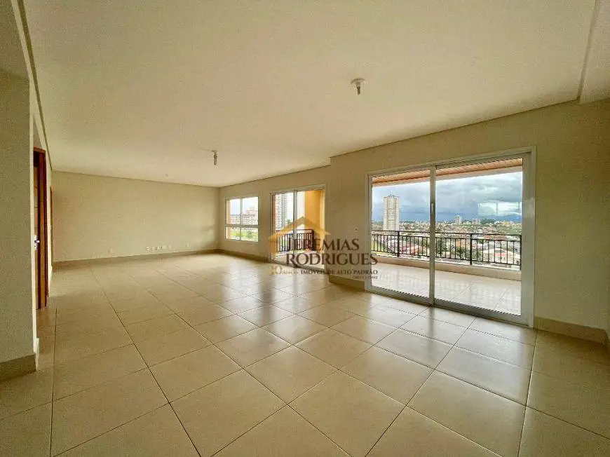 Foto 1 de Apartamento com 4 Quartos para alugar, 235m² em Jardim das Nações, Taubaté
