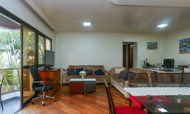 Foto 2 de Apartamento com 4 Quartos à venda, 140m² em Vila Olímpia, São Paulo