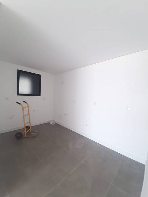 Foto 2 de Apartamento com 1 Quarto à venda, 77m² em Municipios, Balneário Camboriú