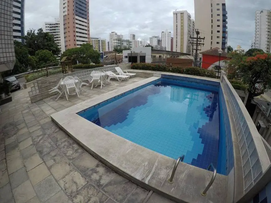 Foto 1 de Apartamento com 3 Quartos para alugar, 135m² em Graças, Recife