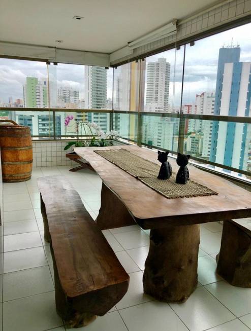 Foto 1 de Apartamento com 4 Quartos à venda, 220m² em Madalena, Recife
