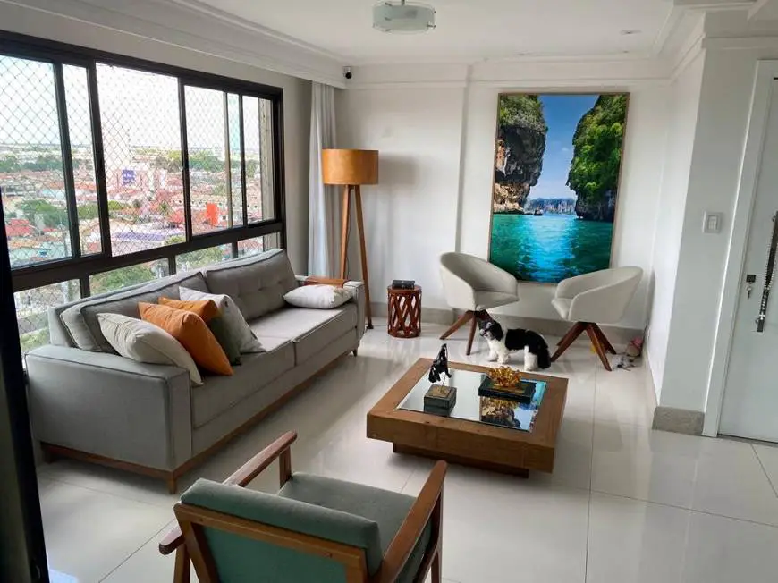Foto 2 de Apartamento com 4 Quartos à venda, 310m² em Santa Mônica, Feira de Santana