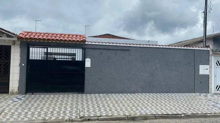 Foto 1 de Casa com 4 Quartos à venda, 132m² em Vila Tupi, Praia Grande