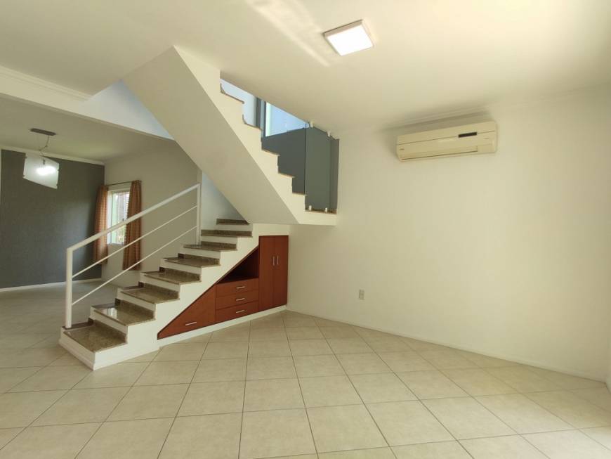 Foto 5 de Casa com 3 Quartos para alugar, 148m² em América, Joinville