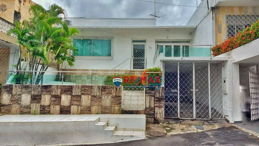 Foto 2 de Casa com 3 Quartos à venda, 245m² em Centro, Manaus