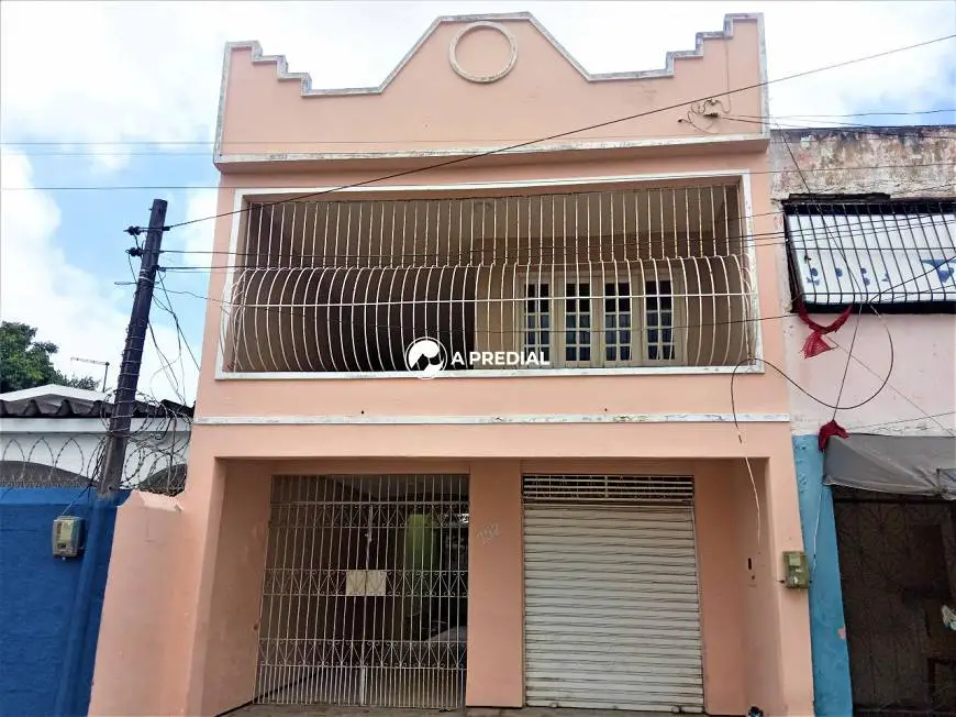 Foto 1 de Casa com 3 Quartos para alugar, 280m² em Montese, Fortaleza
