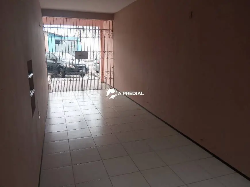 Foto 2 de Casa com 3 Quartos para alugar, 280m² em Montese, Fortaleza