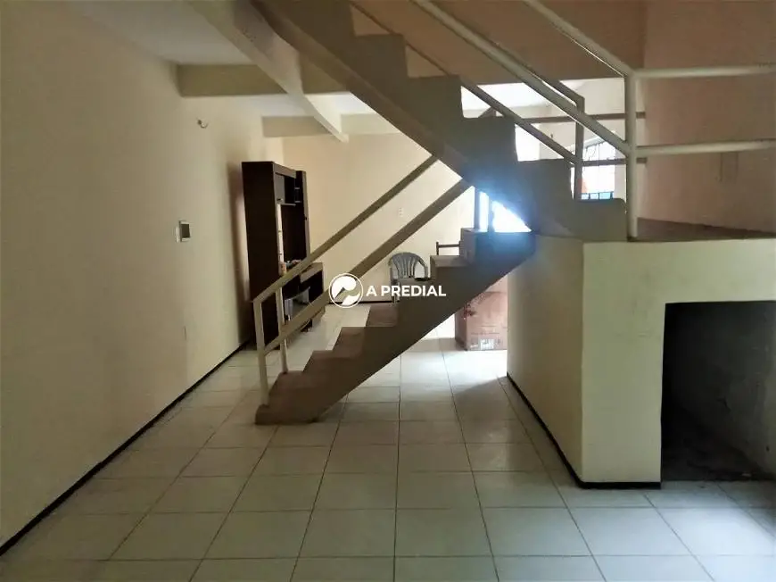 Foto 3 de Casa com 3 Quartos para alugar, 280m² em Montese, Fortaleza