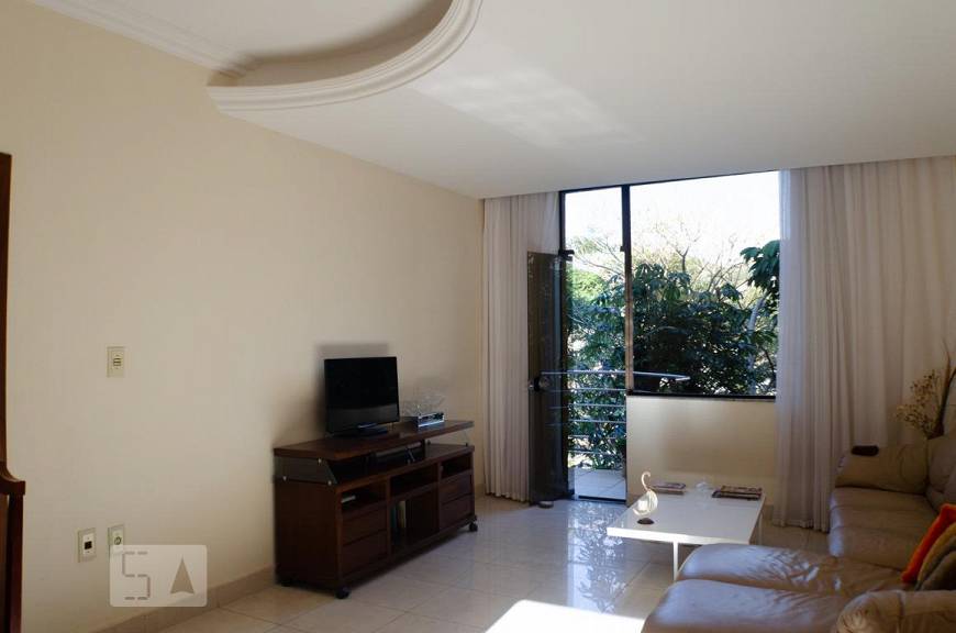 Foto 2 de Casa com 4 Quartos para alugar, 290m² em Santa Lúcia, Belo Horizonte