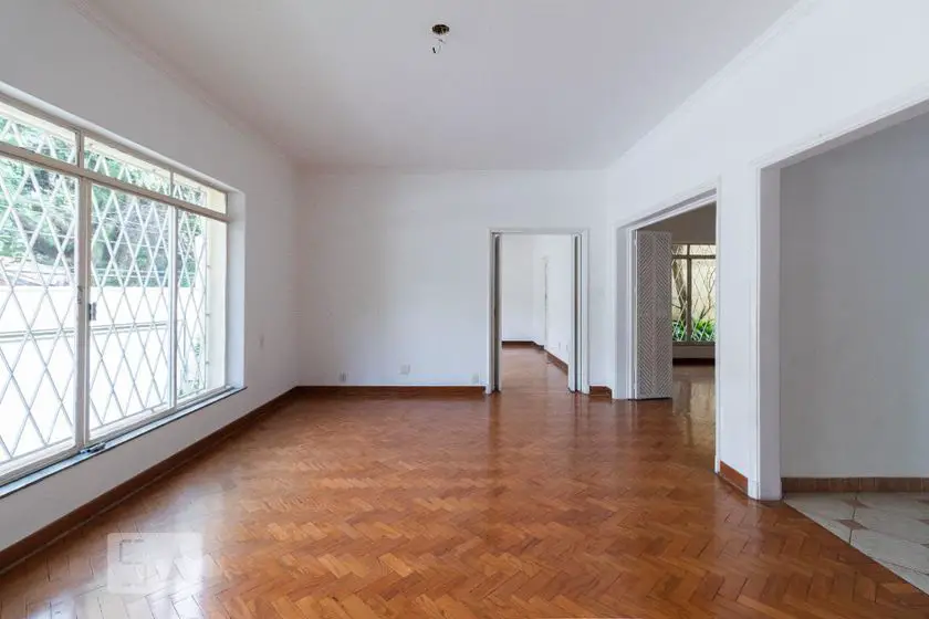 Foto 1 de Casa com 6 Quartos para alugar, 450m² em Sumaré, São Paulo