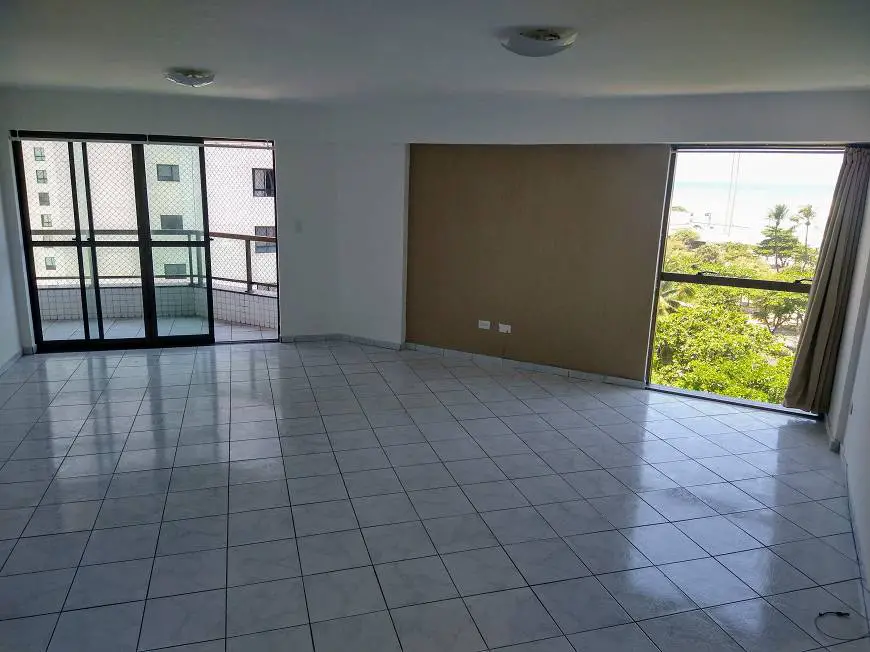 Foto 1 de Apartamento com 4 Quartos para alugar, 160m² em Boa Viagem, Recife