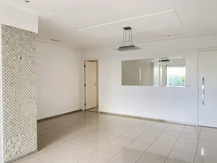 Foto 3 de Apartamento com 4 Quartos à venda, 124m² em Casa Forte, Recife