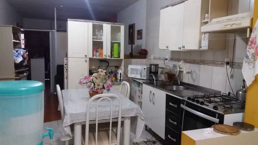 Foto 3 de Casa com 2 Quartos à venda, 120m² em Jardim Floresta, Porto Alegre