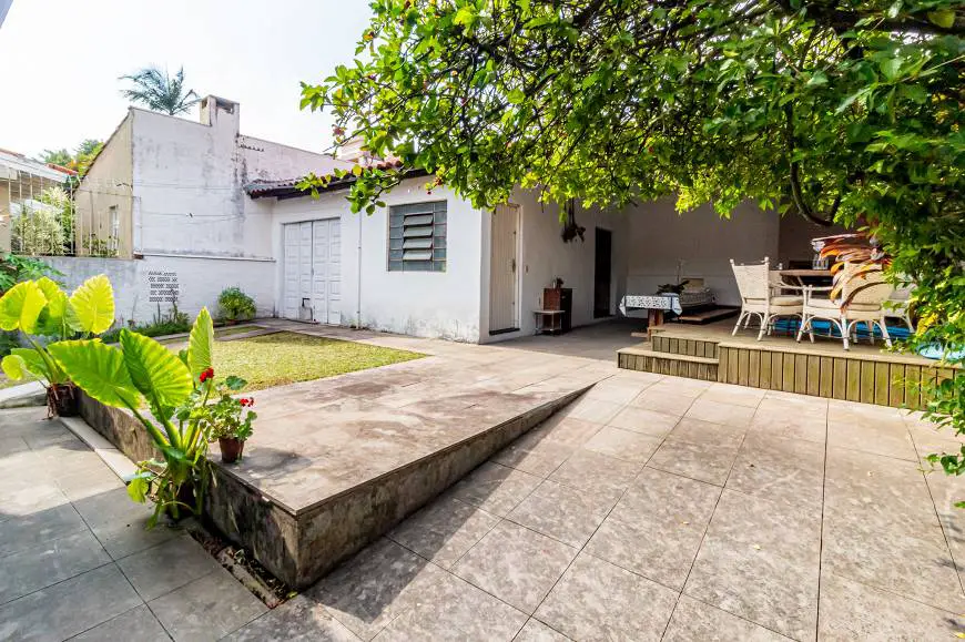 Foto 4 de Casa com 3 Quartos para alugar, 227m² em Três Figueiras, Porto Alegre