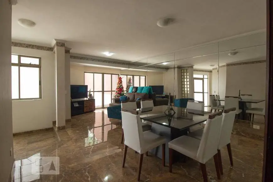 Foto 4 de Casa com 4 Quartos para alugar, 230m² em Vila Izabel, Curitiba
