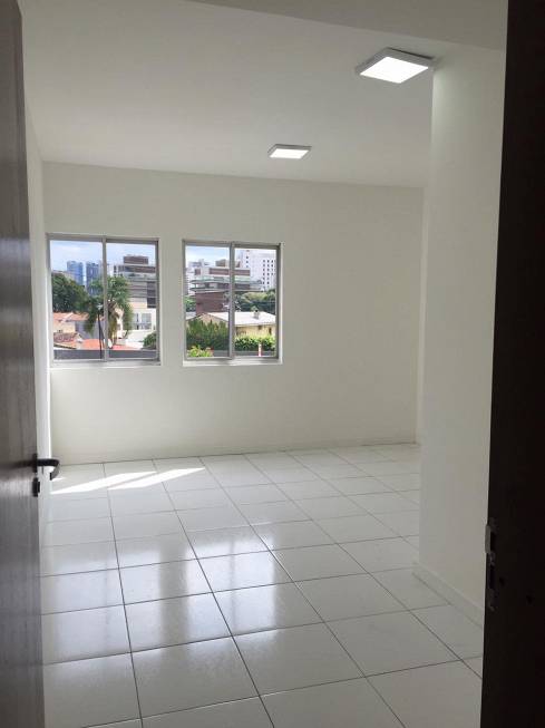 Foto 1 de Apartamento com 1 Quarto para alugar, 23m² em Bacacheri, Curitiba