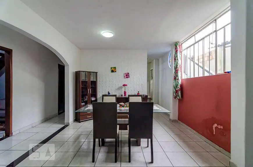 Foto 1 de Casa com 3 Quartos para alugar, 180m² em Graça, Belo Horizonte