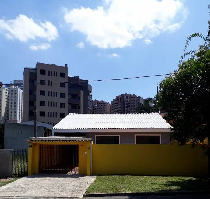 Foto 1 de Casa com 4 Quartos para alugar, 206m² em Cabral, Curitiba