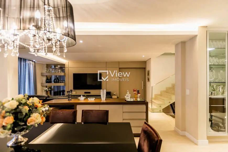 Foto 1 de Casa de Condomínio com 5 Quartos à venda, 415m² em Seminário, Curitiba