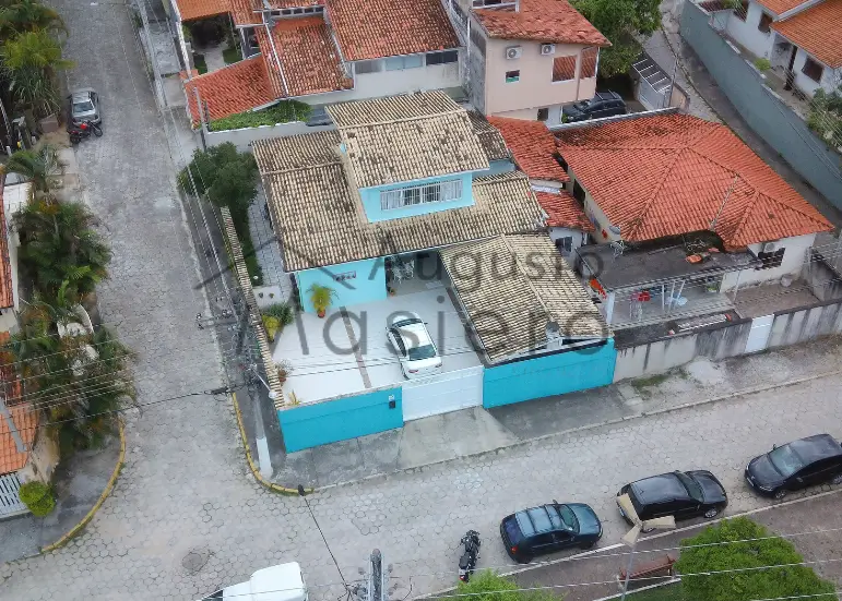 Foto 4 de Sobrado com 3 Quartos à venda, 230m² em Praia de São Francisco, São Sebastião