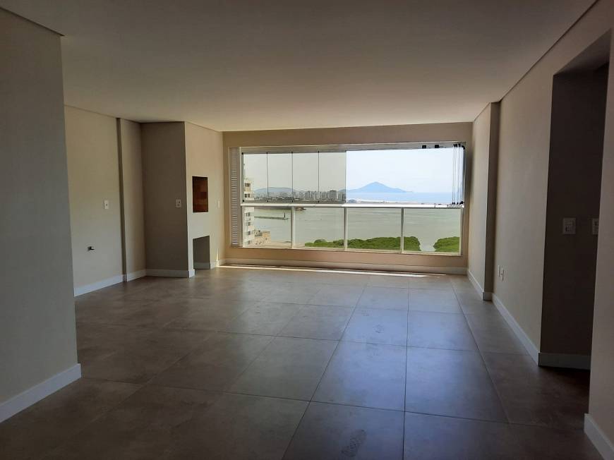 Foto 2 de Apartamento com 3 Quartos para alugar, 108m² em Fazenda, Itajaí