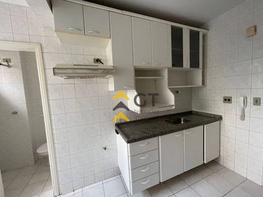 Foto 2 de Apartamento com 3 Quartos para alugar, 73m² em Jardim do Lago, Londrina