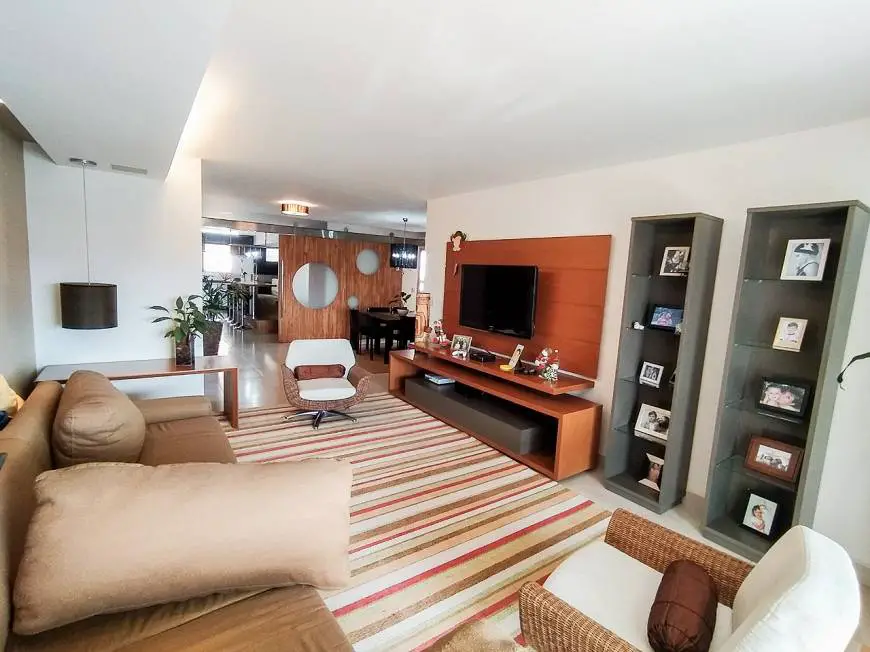 Foto 1 de Apartamento com 3 Quartos à venda, 194m² em VILA VIRGINIA, Jundiaí