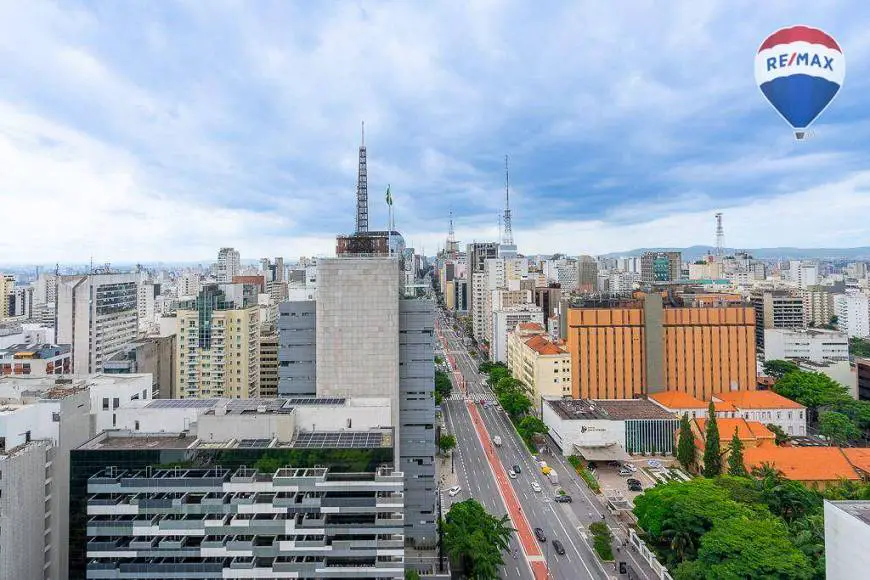 Foto 2 de Apartamento com 4 Quartos à venda, 214m² em Jardim Paulista, São Paulo