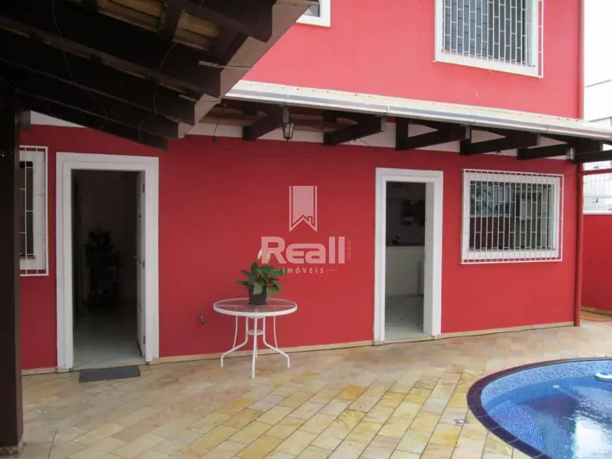 Foto 2 de Casa com 3 Quartos à venda, 189m² em Meia Praia, Itapema