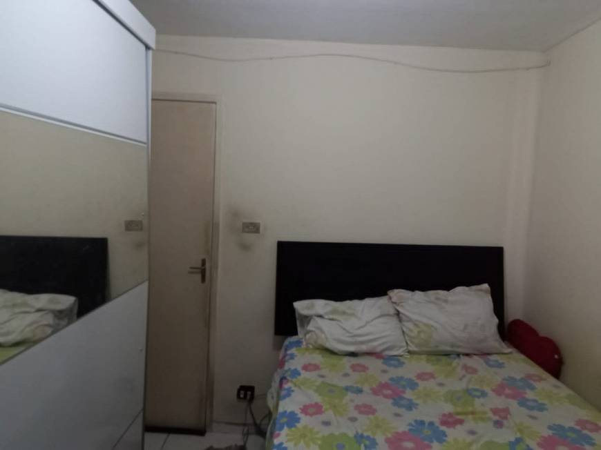 Foto 3 de Apartamento com 2 Quartos à venda, 40m² em Santo Elias, Mesquita