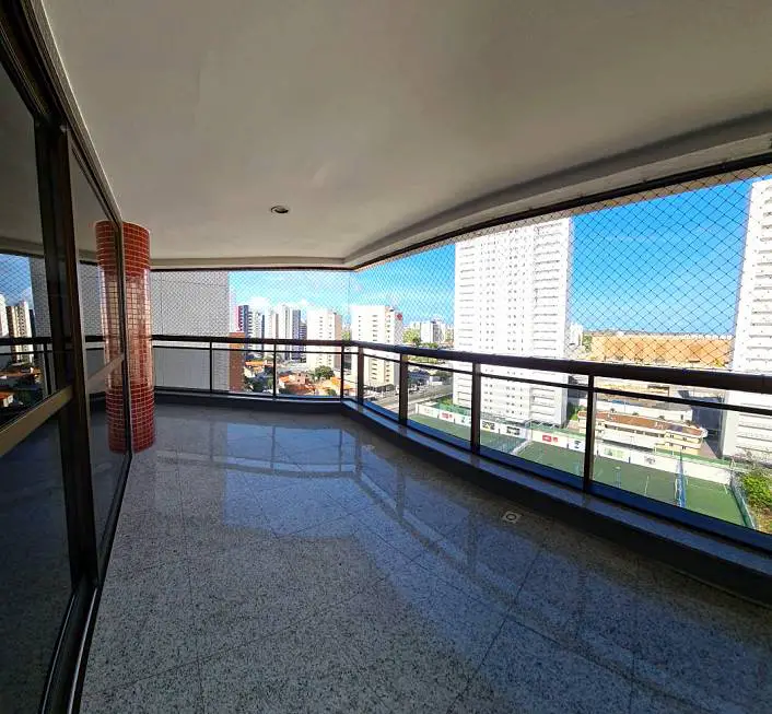 Foto 2 de Apartamento com 4 Quartos à venda, 247m² em Patriolino Ribeiro, Fortaleza