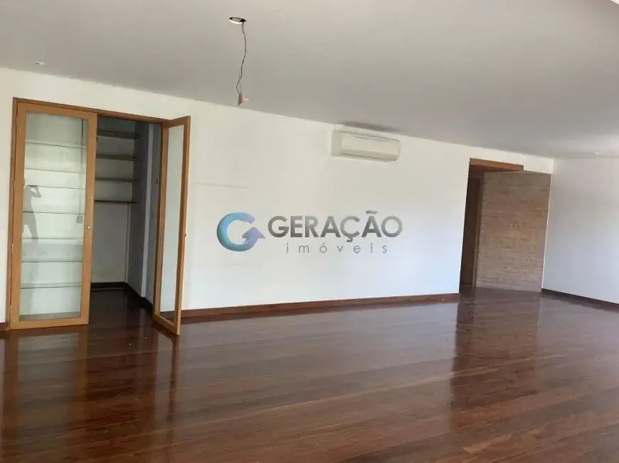 Foto 1 de Apartamento com 4 Quartos para alugar, 230m² em Vila Adyana, São José dos Campos