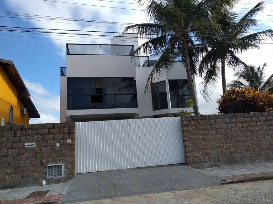 Foto 1 de Casa com 3 Quartos à venda, 290m² em Ingleses do Rio Vermelho, Florianópolis