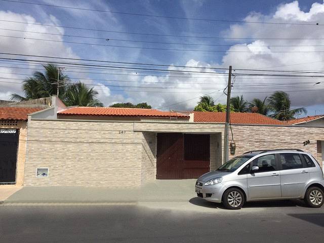 Foto 1 de Casa com 3 Quartos para alugar, 80m² em Jóquei Clube, Fortaleza