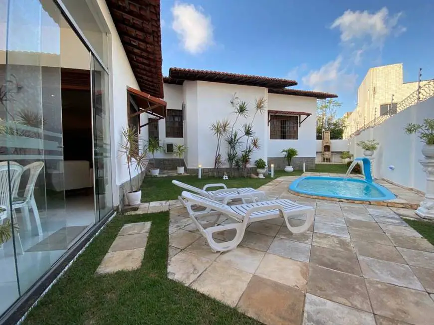 Foto 1 de Casa com 4 Quartos à venda, 400m² em Capim Macio, Natal