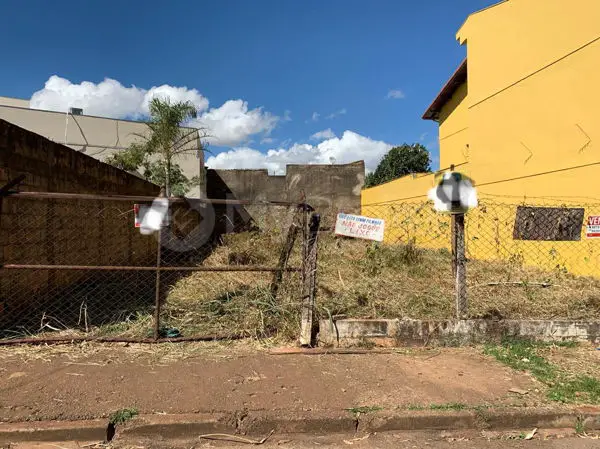 Foto 1 de Lote/Terreno à venda, 378m² em Tibery, Uberlândia