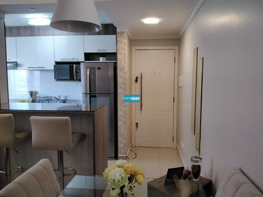 Foto 2 de Apartamento com 2 Quartos à venda, 56m² em Vila Endres, Guarulhos