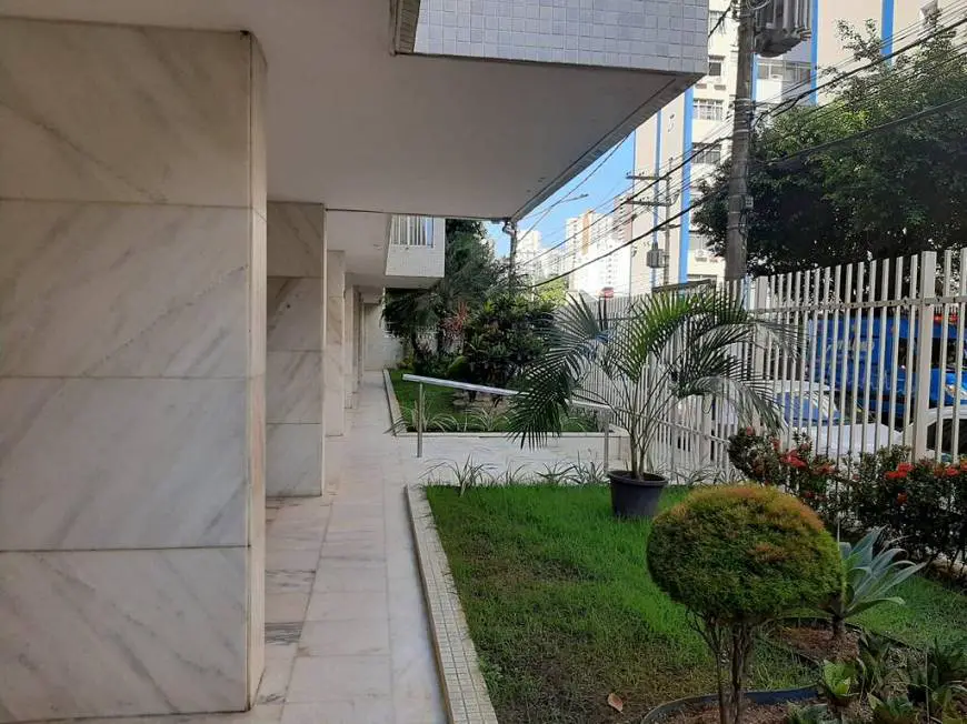 Foto 1 de Apartamento com 4 Quartos à venda, 230m² em Barra, Salvador