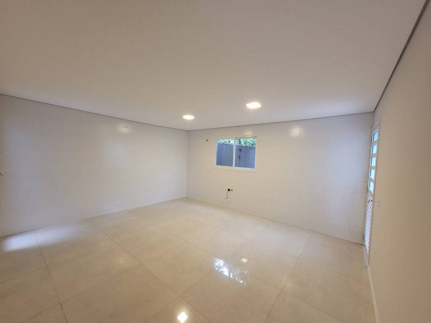 Foto 3 de Casa com 2 Quartos para alugar, 120m² em Santa Felicidade, Curitiba