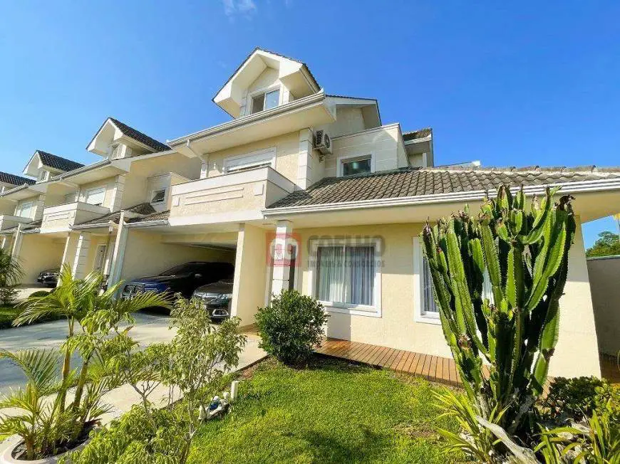 Foto 1 de Casa com 3 Quartos à venda, 288m² em Braga, São José dos Pinhais