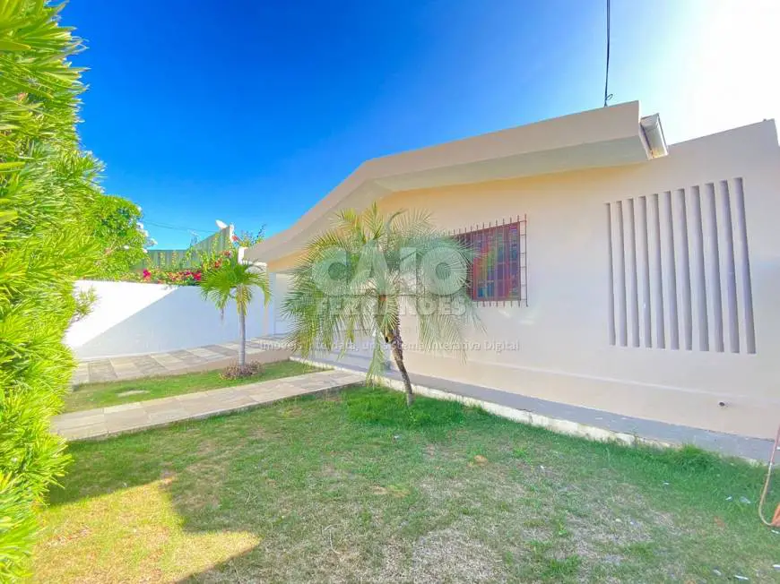 Foto 3 de Casa com 3 Quartos à venda, 210m² em Ponta Negra, Natal