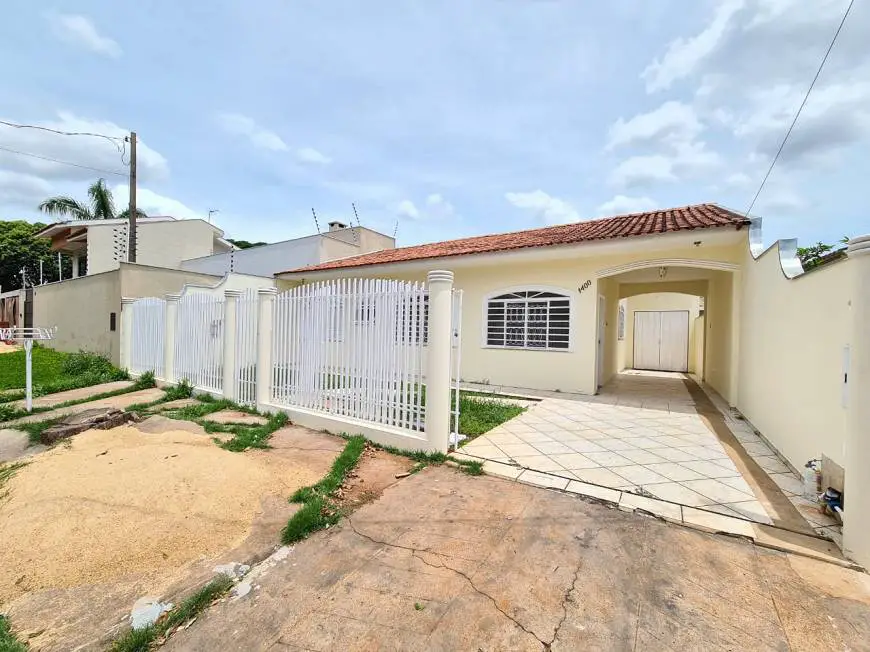Foto 1 de Casa com 3 Quartos para alugar, 120m² em Santa Felicidade, Curitiba